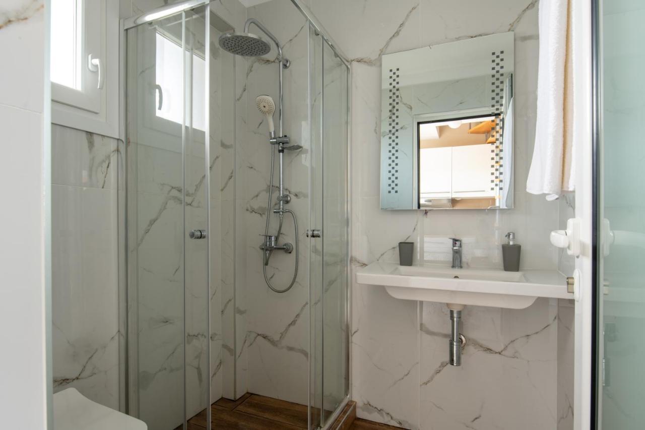 Sithonia Suites Luxury 2 Beds Studio, Semi-Ground Floor นิกิติ ภายนอก รูปภาพ